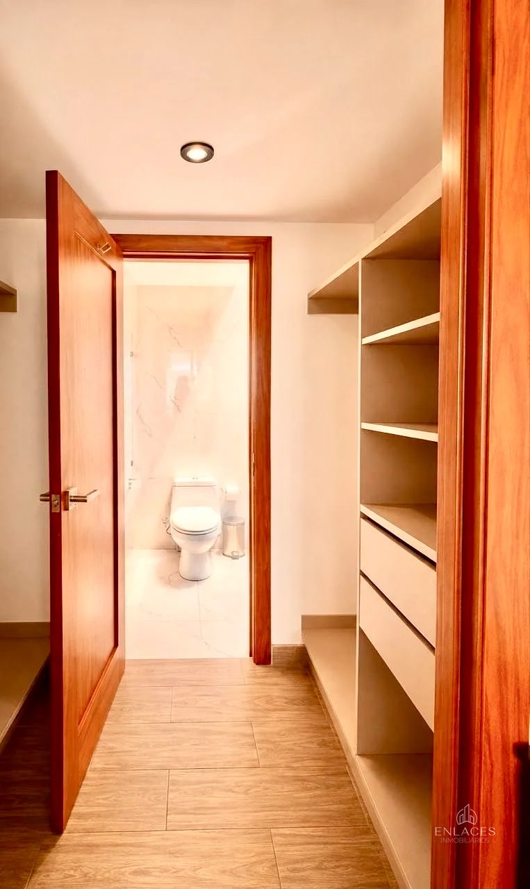 Zona 10 • Apartamento Remodelado en Venta • Jardines de la Villa — Apartamento en Venta en Zona 10, Guatemala, Ciudad — foto 8 de 9
