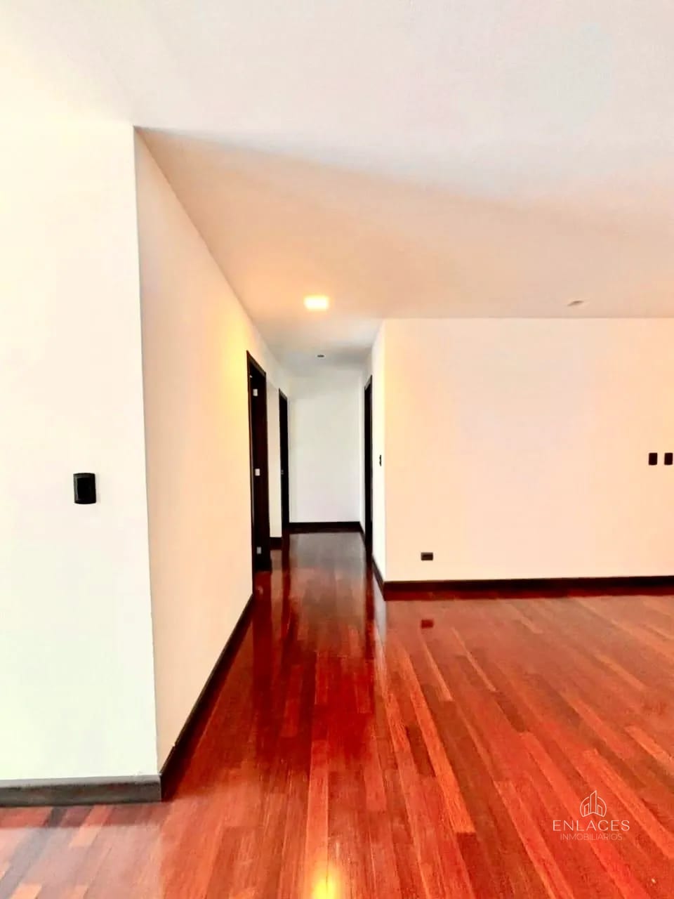 Zona 15 VH1 • Apartamento en Renta • Edificio Midori — Apartamento en Alquiler en Midori, Zona 15, Guatemala, Ciudad — foto 5 de 13