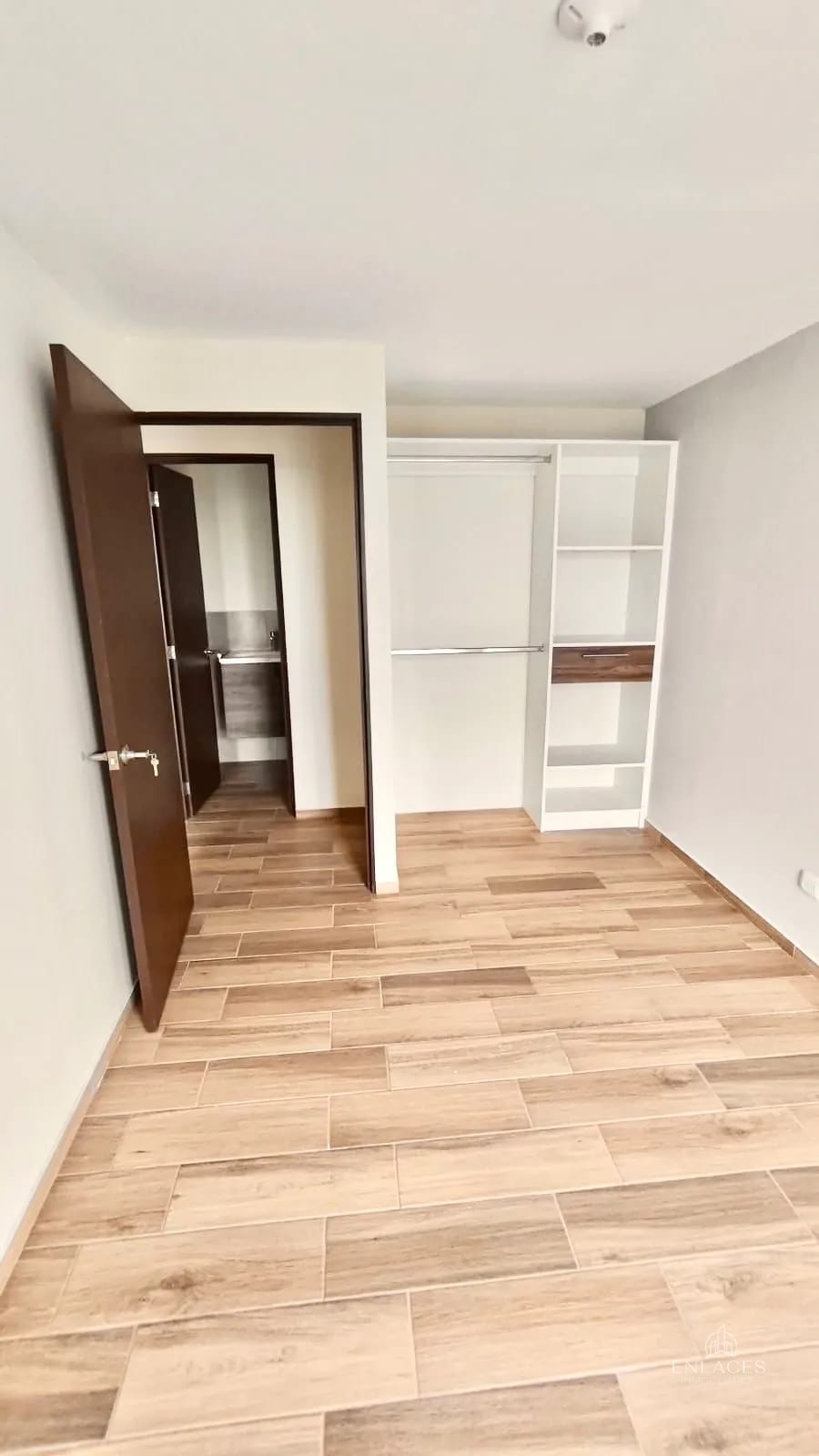 Zona 2 de Mixco • Apartamento en Venta • Torre Zentia — Apartamento en Venta en Torre Zentia, Zona 2 Mixco, Guatemala, Ciudad — foto 5 de 10