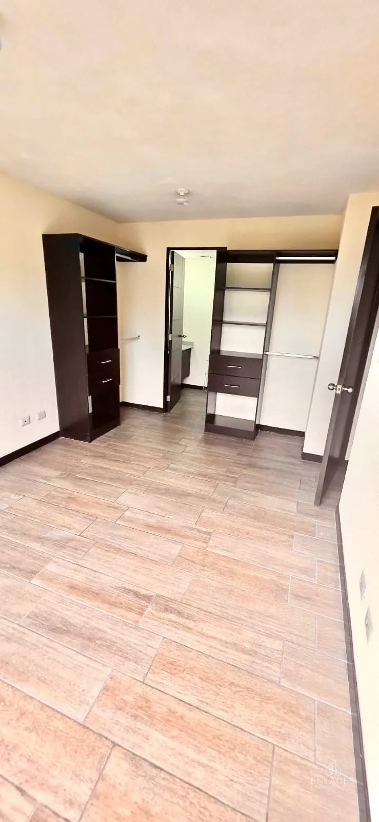 Km 16.5 CAES • Apartamento Semiamueblado en Renta • Edificio Monet — Apartamento en Alquiler en km 16-20, Carretera a El Salvador, Guatemala, Ciudad — foto 6 de 15