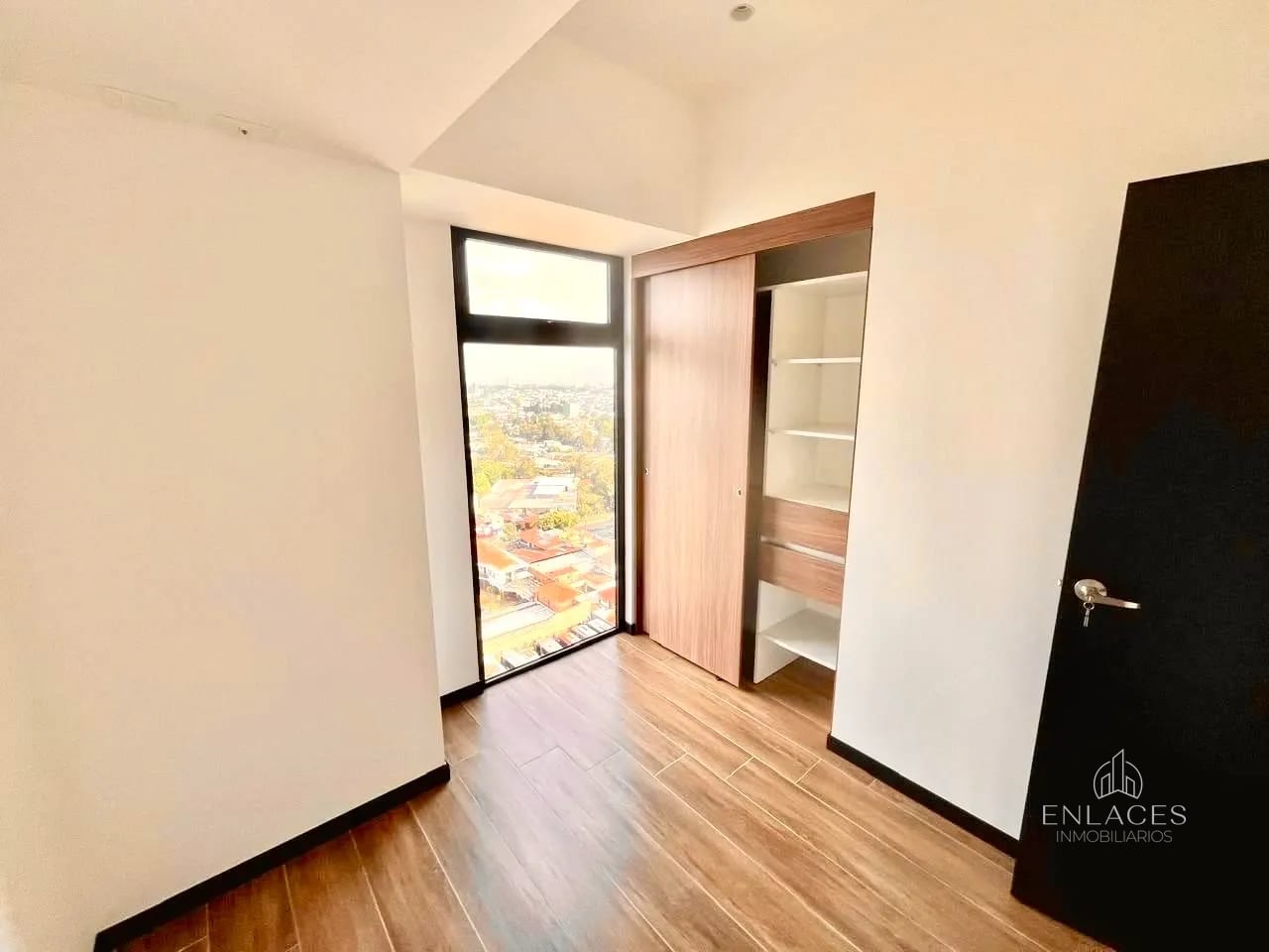 Zona 11 • Apartamento en Renta • Edificio Marabi — Apartamento en Alquiler en Zona 11, Guatemala, Ciudad — foto 3 de 6
