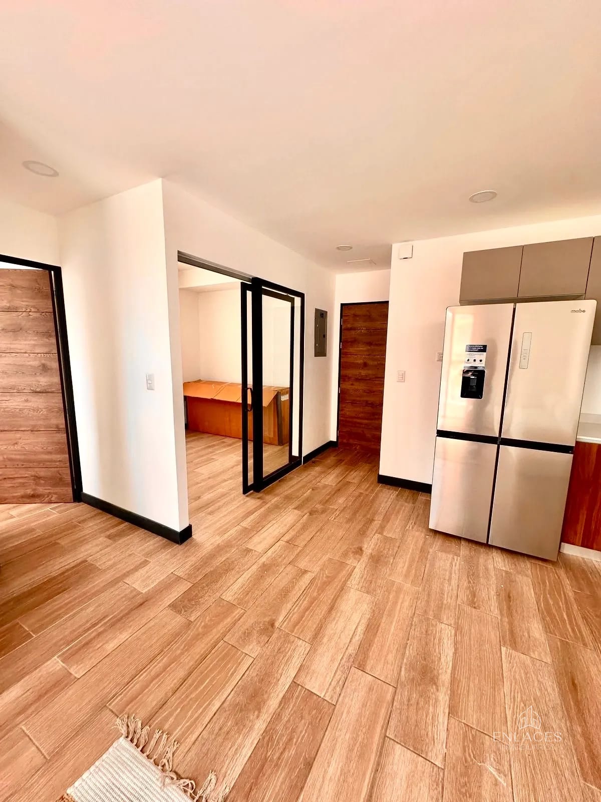 Zona 10 • Apartamento con Terraza en Venta • Edificio Senseti 10 — Apartamento en Venta en Zona 10, Guatemala, Ciudad — foto 1 de 11