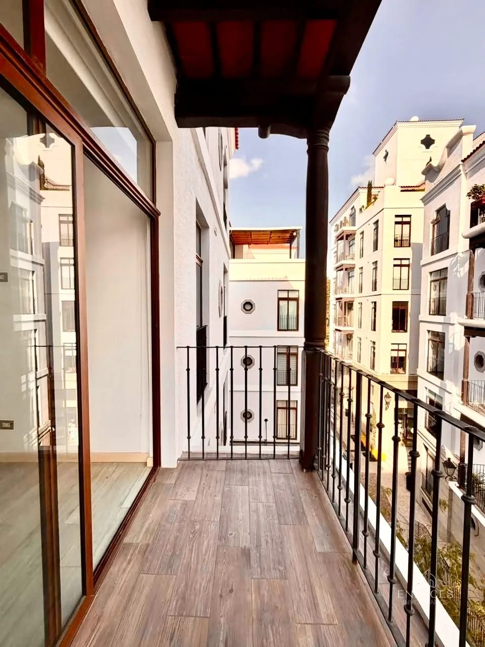 Zona 16 • Apartamento en Renta • Edificio Lirios de Cayalá 1 — Apartamento en Alquiler en Lirios de Cayalá I, Zona 16, Guatemala, Ciudad — foto 7 de 10