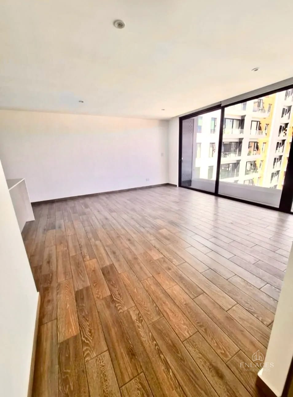 Zona 15 • Apartamento en Renta • Edificio Parque 15 — Apartamento en Alquiler en Parque 15, Zona 15, Guatemala, Ciudad — foto 4 de 15
