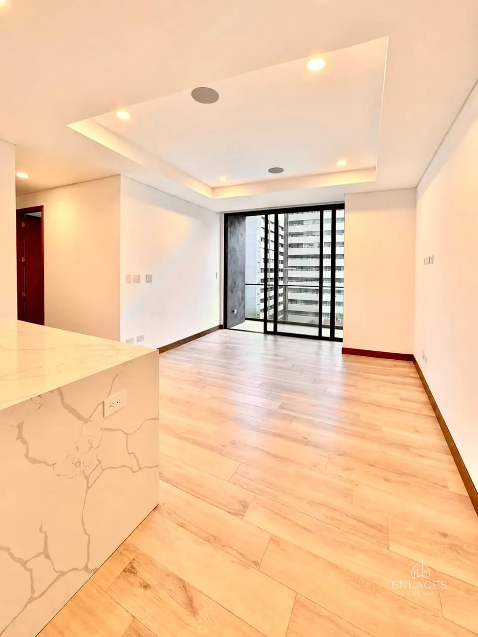 Zona 10 • Apartamento Nuevo en Renta • Edificio Ferré Diez — Apartamento en Alquiler en Ferré Diez, Zona 10, Guatemala, Ciudad — foto 3 de 9