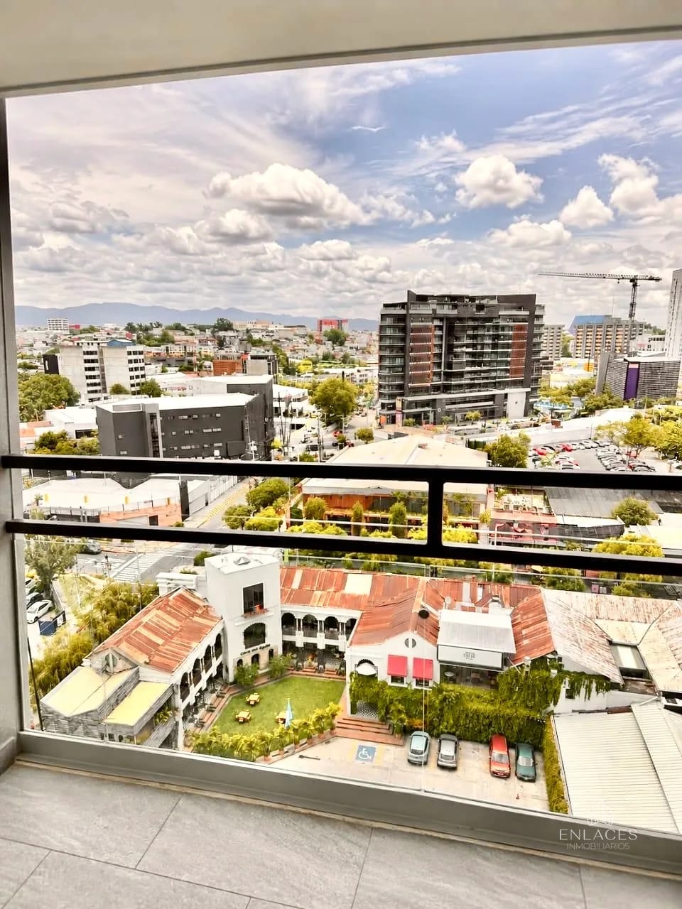 Zona 4 • Apartamento en Renta • Edificio Inara — Apartamento en Alquiler en Inara Cuatro Norte, Zona 4, Guatemala, Ciudad — foto 4 de 13