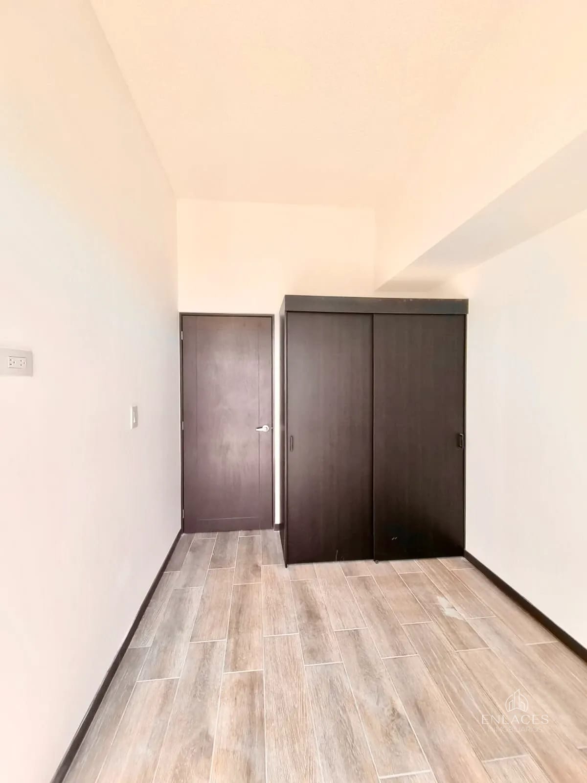 Zona 11 • Apartamento en Venta • Edificio Altaire — Apartamento en Venta en Zona 11, Guatemala, Ciudad — foto 13 de 16