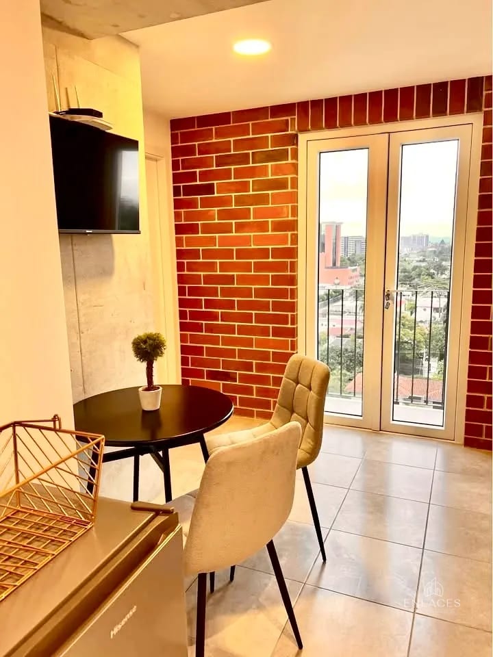 Zona 10 • Apartamento Amueblado en Venta • Edificio Fiamene — Apartamento en Venta en Fiamene, Zona 10, Guatemala, Ciudad — foto 3 de 10