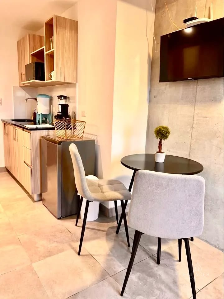 Zona 10 • Apartamento Amueblado en Venta • Edificio Fiamene — Apartamento en Venta en Fiamene, Zona 10, Guatemala, Ciudad — foto 2 de 10
