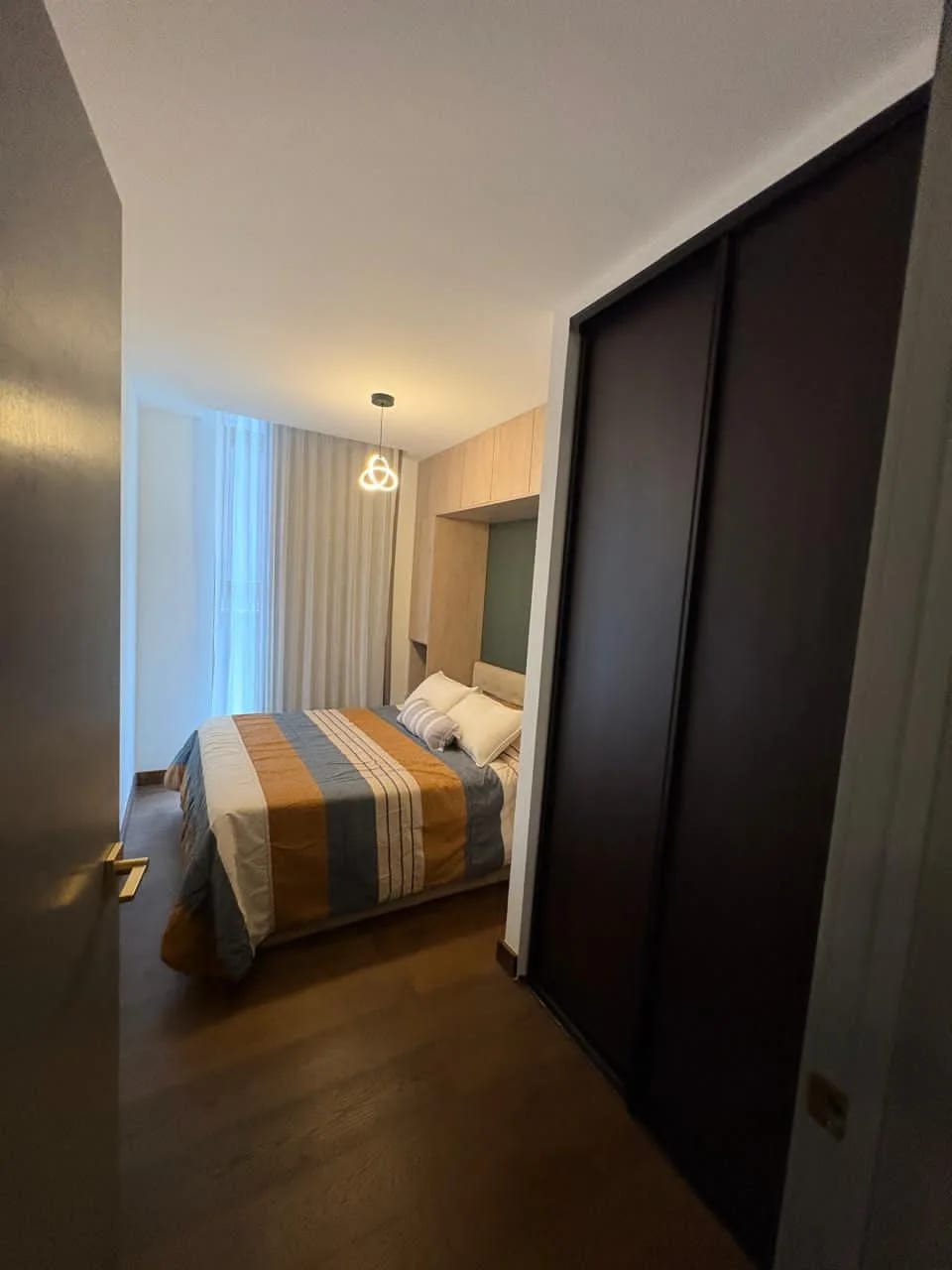 ATARAH AMUEBLADO APARTAMENTO PARA ESTRENAR EN ZONA 10 EN RENTA — Apartamento en Alquiler en Atarah, Zona 10, Guatemala, Ciudad — foto 8 de 14