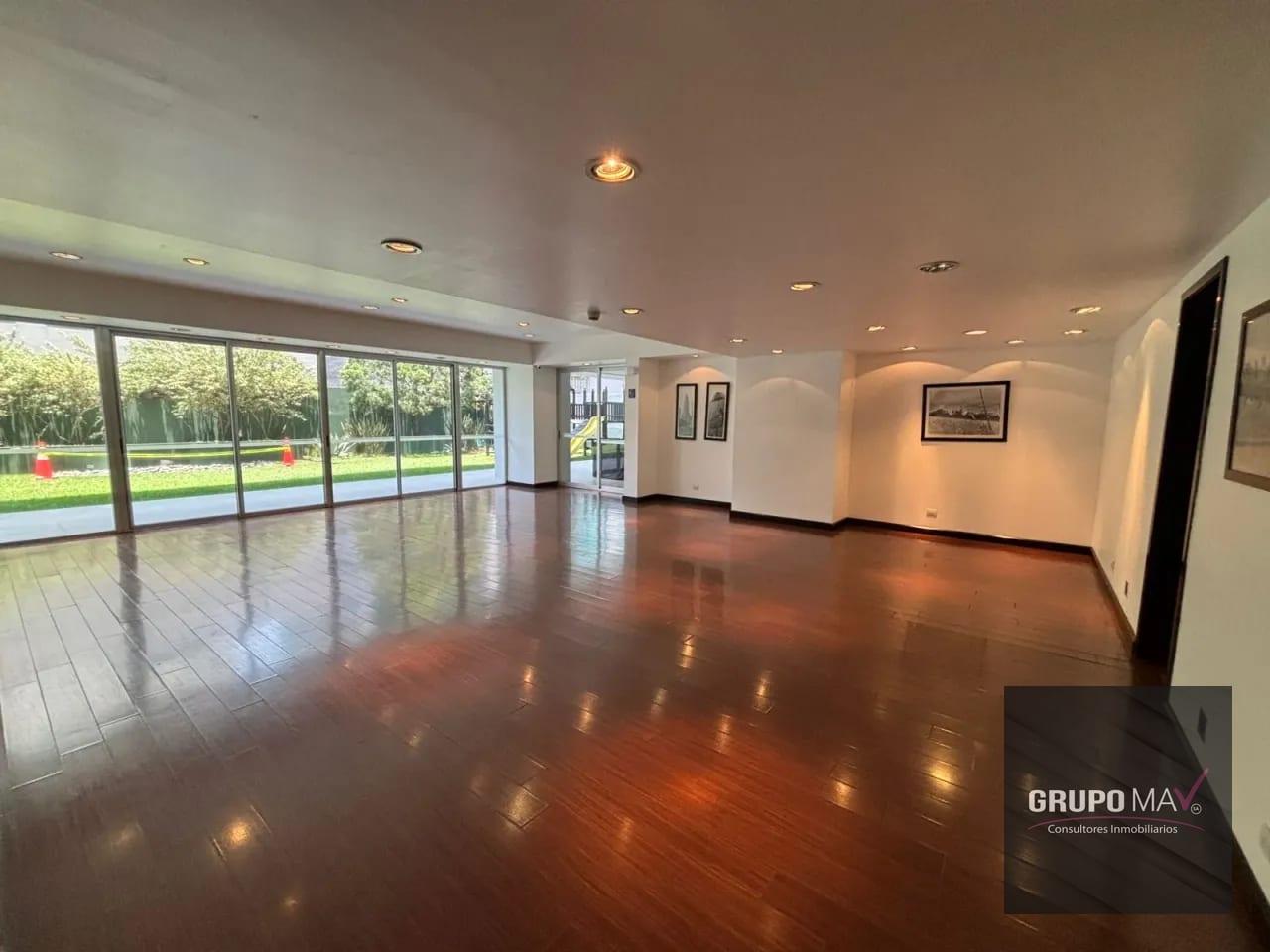 Apartamento Amueblado Zona 10 Edificio 19 Diez — Apartamento en Alquiler en 19-10, Zona 10, Guatemala, Ciudad — foto 12 de 14