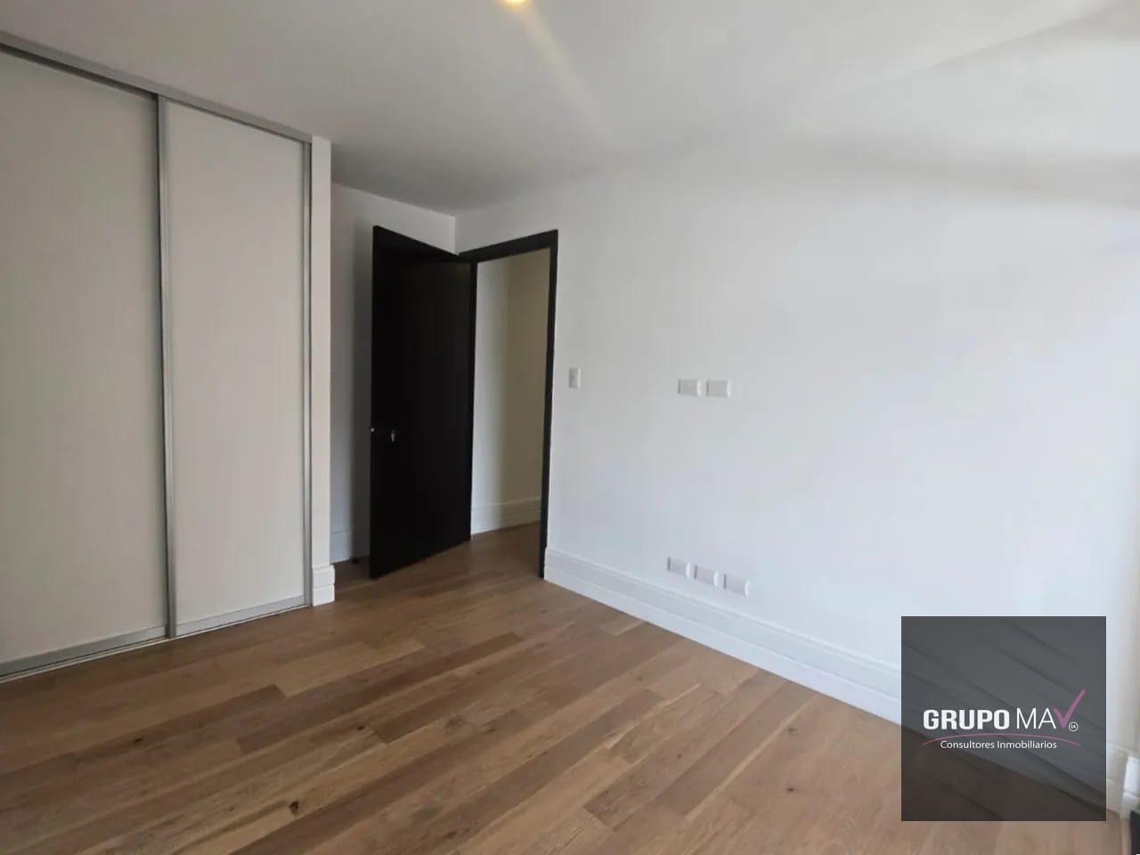 Apartamento Zona 5 Edificio Céntrico — Apartamento en Alquiler en Céntrico, Zona 5, Guatemala, Ciudad — foto 3 de 9