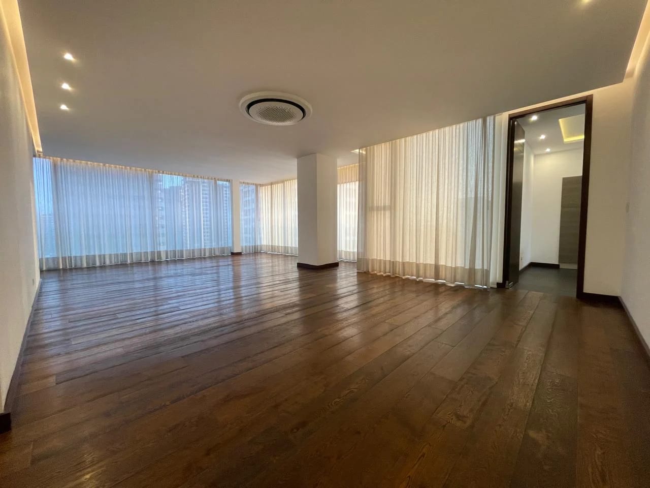 Apto renta z14 VITRA — Apartamento en Alquiler en Zona 14, Guatemala, Ciudad — foto 4 de 15