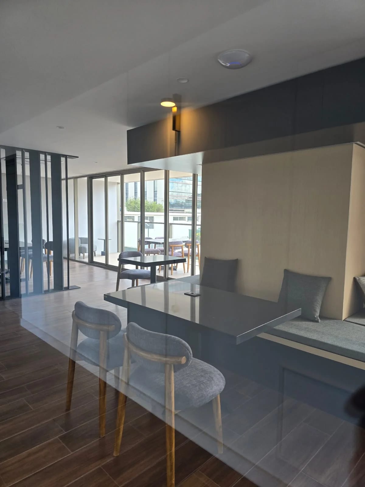 Apartamento en Zona 10 — Apartamento en Alquiler en Zona 10, Guatemala, Ciudad — foto 8 de 9