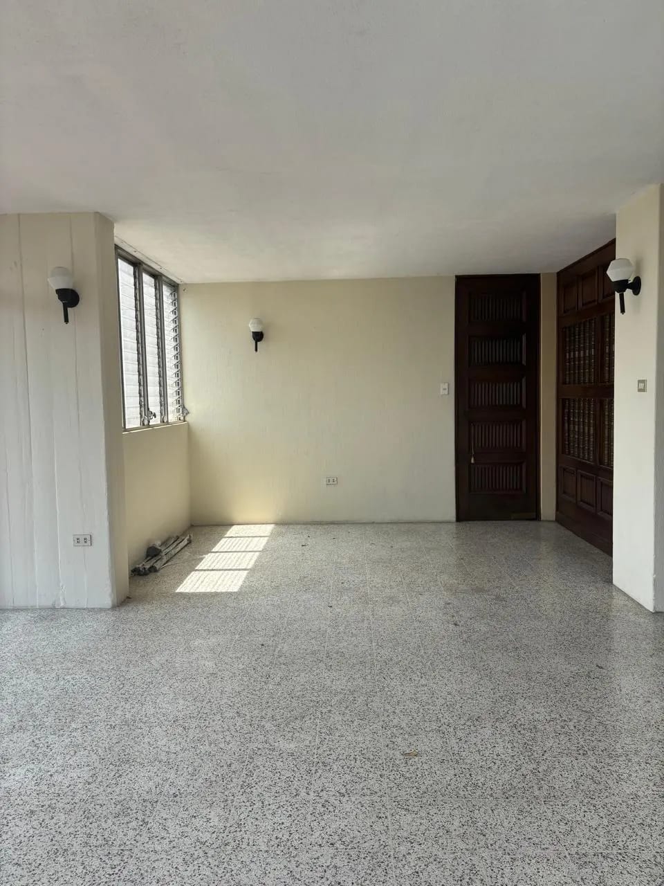 Apartamento en Zona 10 — Apartamento en Alquiler en Zona 10, Guatemala, Ciudad — foto 6 de 10
