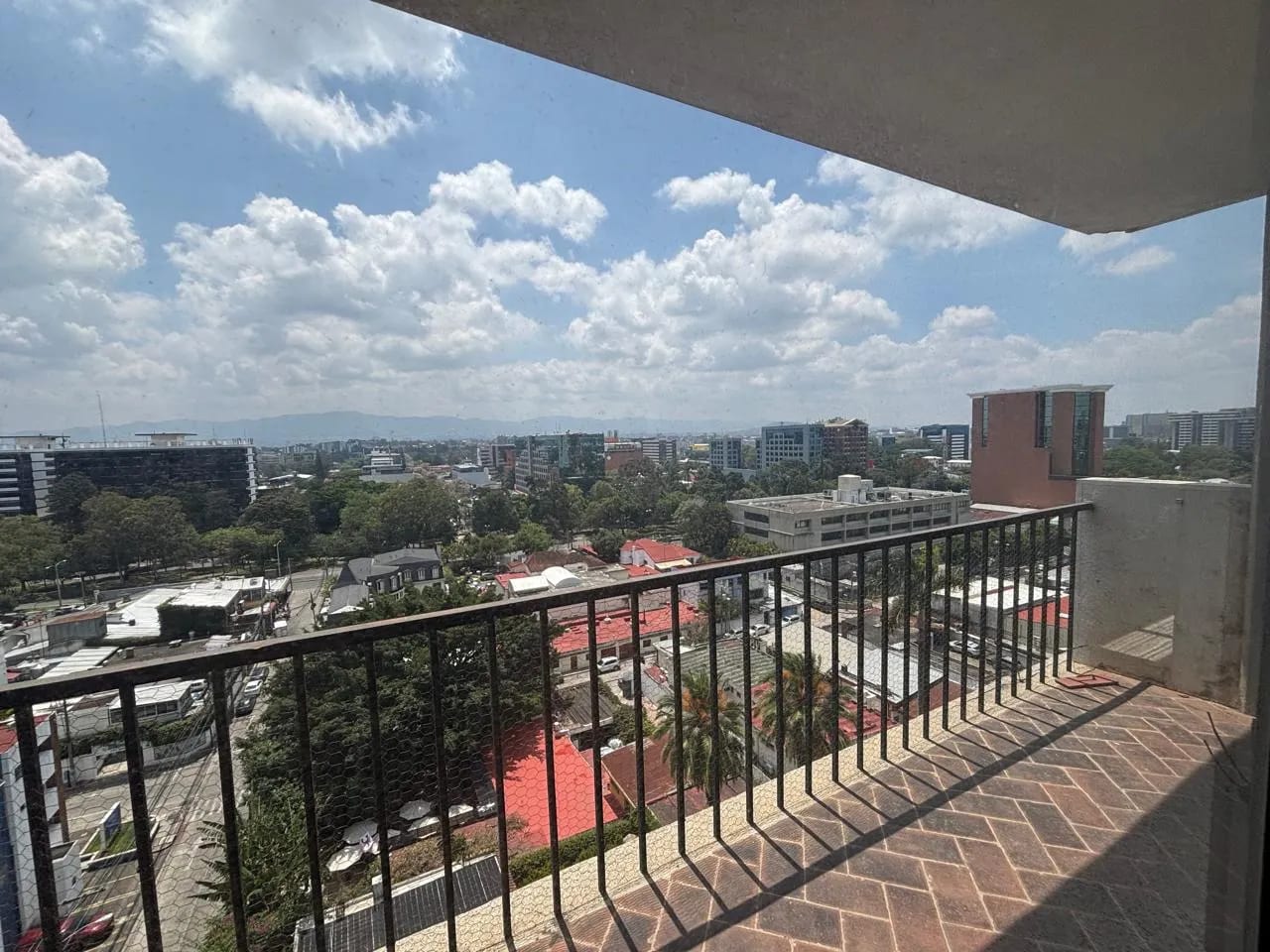 Apartamento en Zona 10 — Apartamento en Alquiler en Zona 10, Guatemala, Ciudad — foto 9 de 10