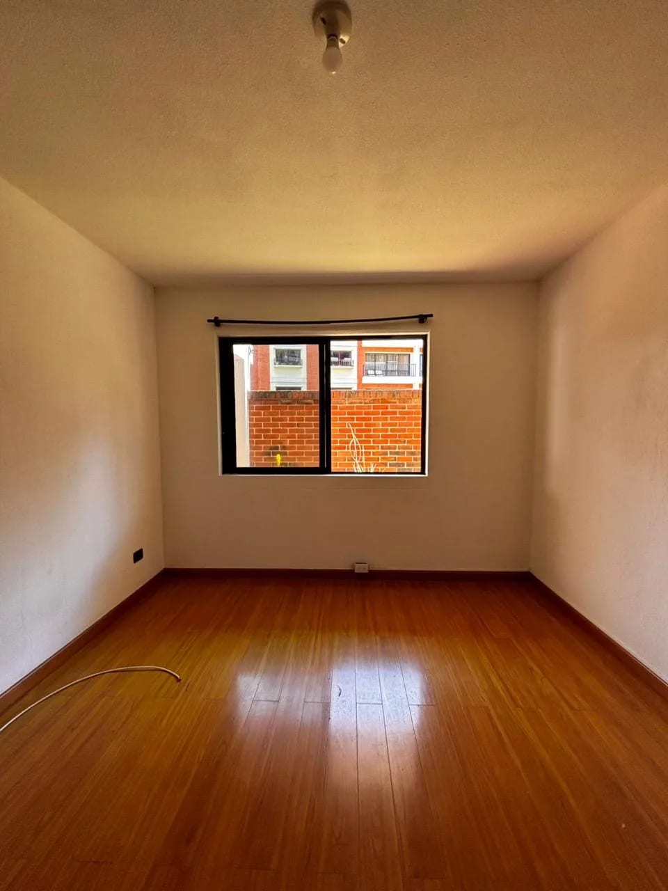 Apartamento con jardín en Las Charcas, Zona 11 — Apartamento en Alquiler en Zona 11, Guatemala, Ciudad — foto 5 de 10
