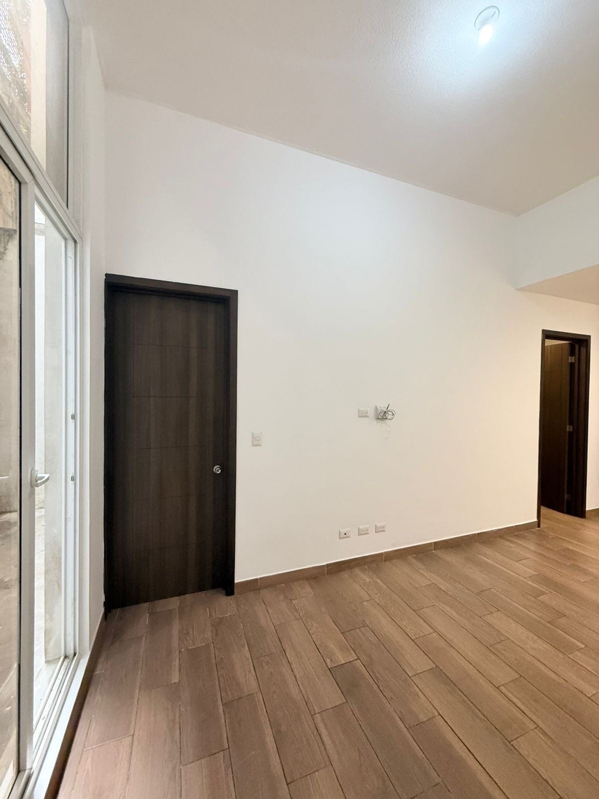 APARTAMENTO EN VENTA EDIFICIO ROQUE ZONA 2 EN PRIMER NIVEL SUPER ACCESIBLE — Apartamento en Venta en Edificio Roque, Zona 2, Guatemala, Ciudad — foto 4 de 15