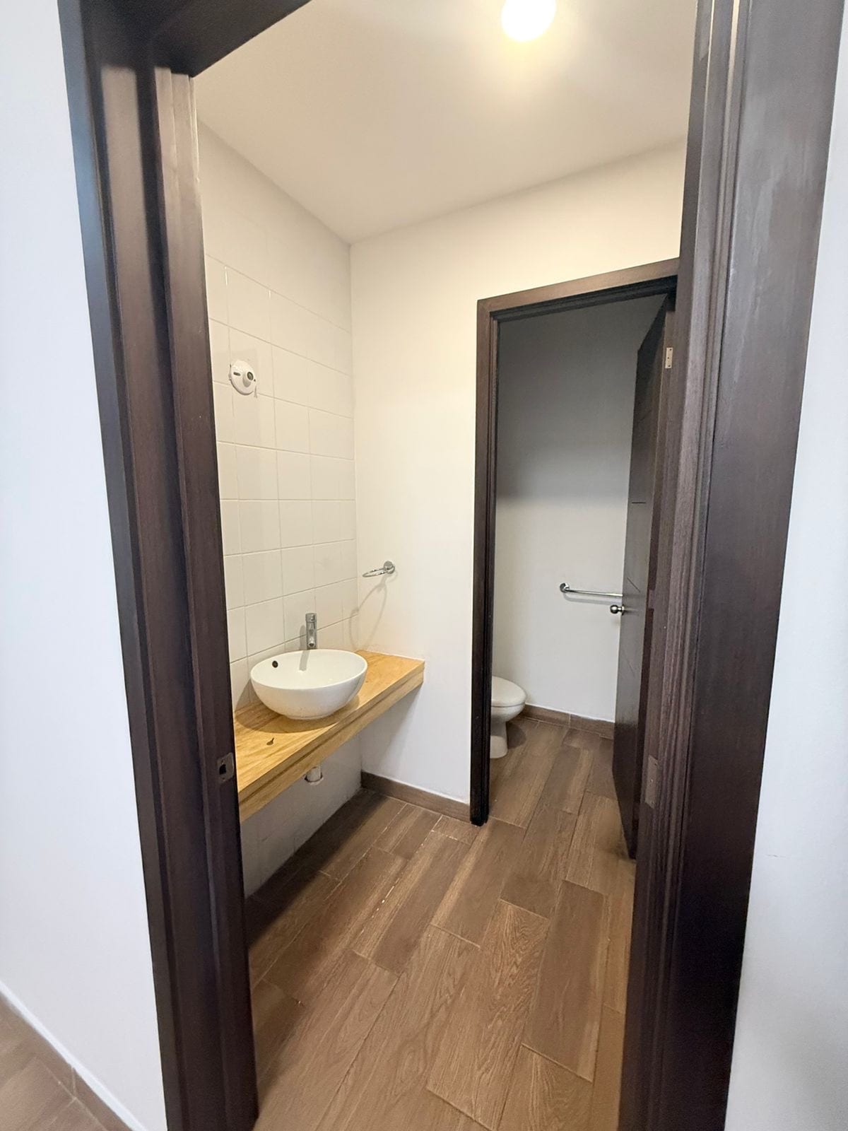 APARTAMENTO EN VENTA EDIFICIO ROQUE ZONA 2 EN PRIMER NIVEL SUPER ACCESIBLE — Apartamento en Venta en Edificio Roque, Zona 2, Guatemala, Ciudad — foto 9 de 15