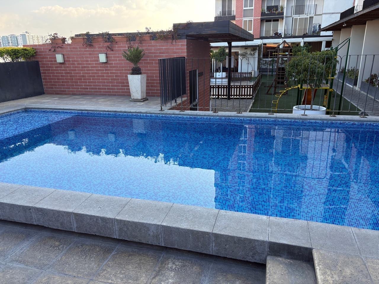 APARTAMENTO EN VENTA EDIFICIO ROQUE ZONA 2 EN PRIMER NIVEL SUPER ACCESIBLE — Apartamento en Venta en Edificio Roque, Zona 2, Guatemala, Ciudad — foto 11 de 15