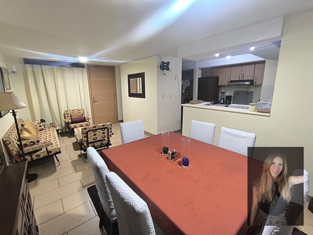 Apartamento amueblado en renta zona 14 (sector La Villa) — Apartamento en Alquiler en Zona 14, Guatemala, Ciudad — foto 2 de 9