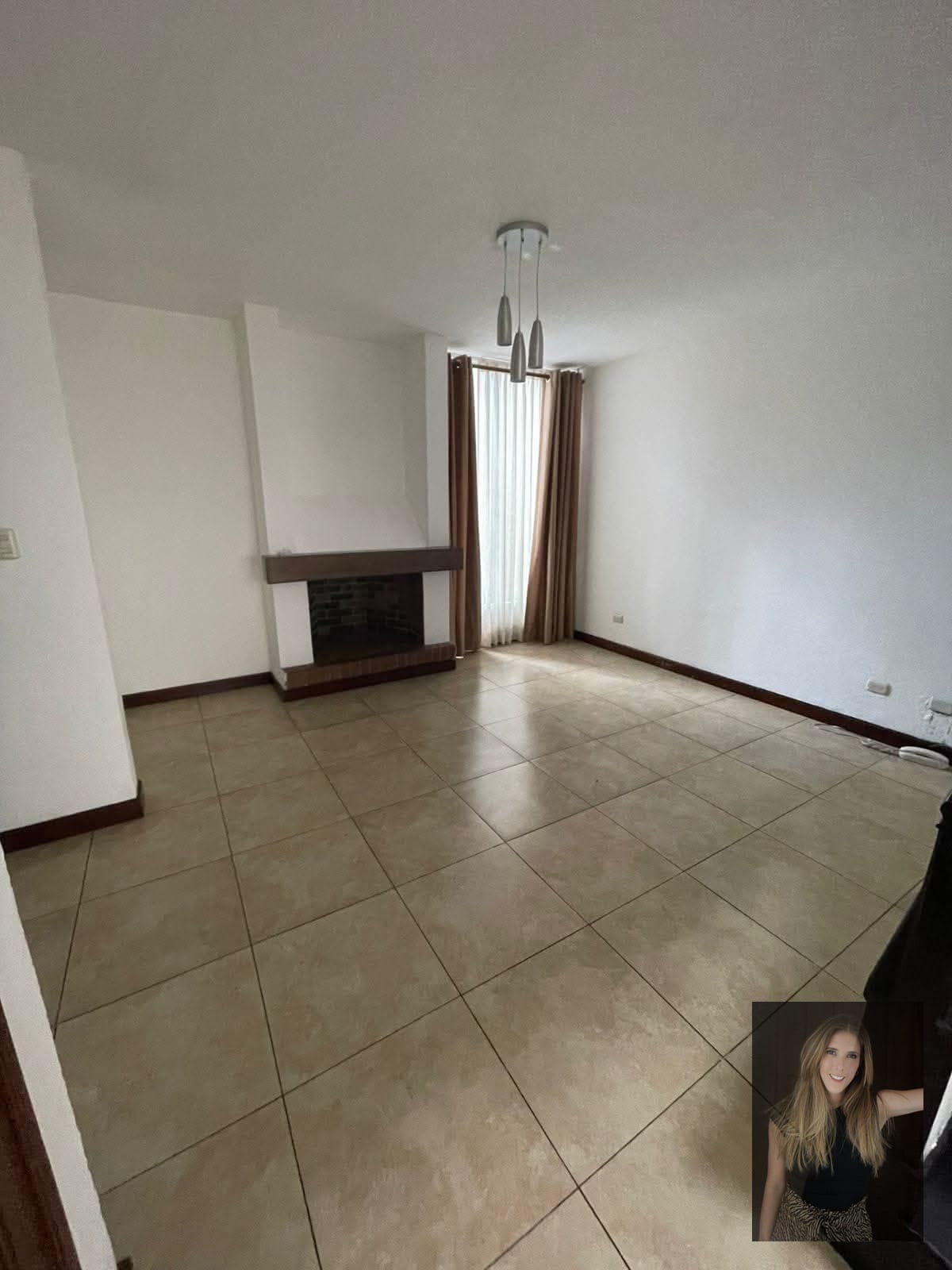 Casa en renta dentro de condominio sector La Villa zona 14 — Apartamento en Alquiler en Zona 14, Guatemala, Ciudad — foto 1 de 17