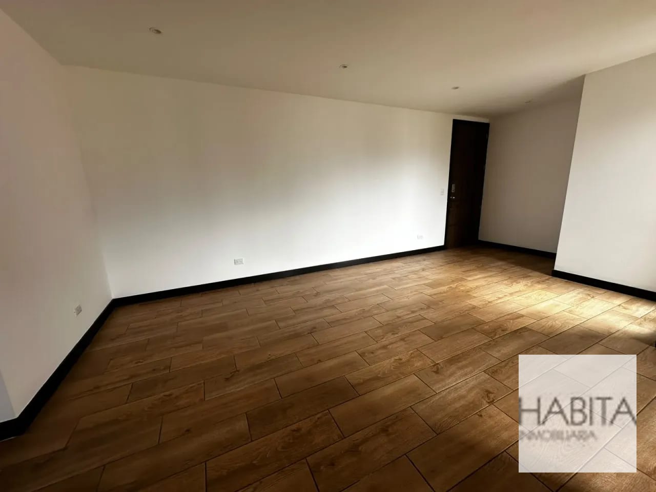 Apartamento en zona 10 Edificio Marqués de Oakland — Apartamento en Alquiler en Zona 10, Guatemala, Ciudad — foto 2 de 15