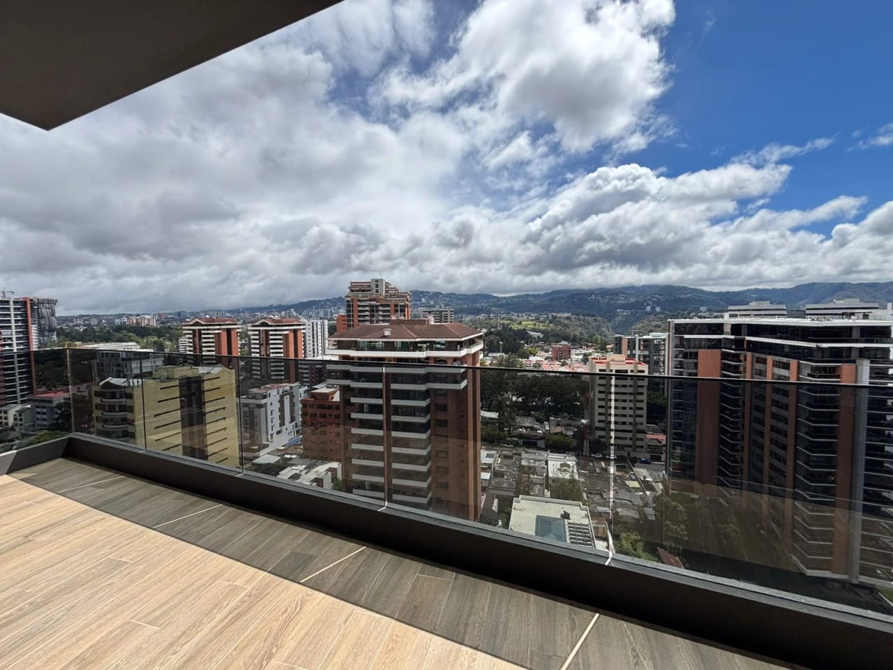 Amplio Apartamento en Venta en Zona 14 — Apartamento en Venta en Santa Inés, Zona 14, Guatemala, Ciudad — foto 4 de 7
