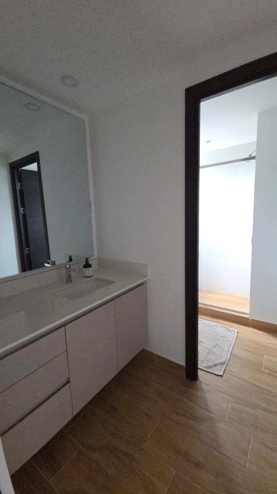 Apartamento 3 habitaciones Essenza — Apartamento en Alquiler en Zona 13, Guatemala, Ciudad — foto 7 de 9