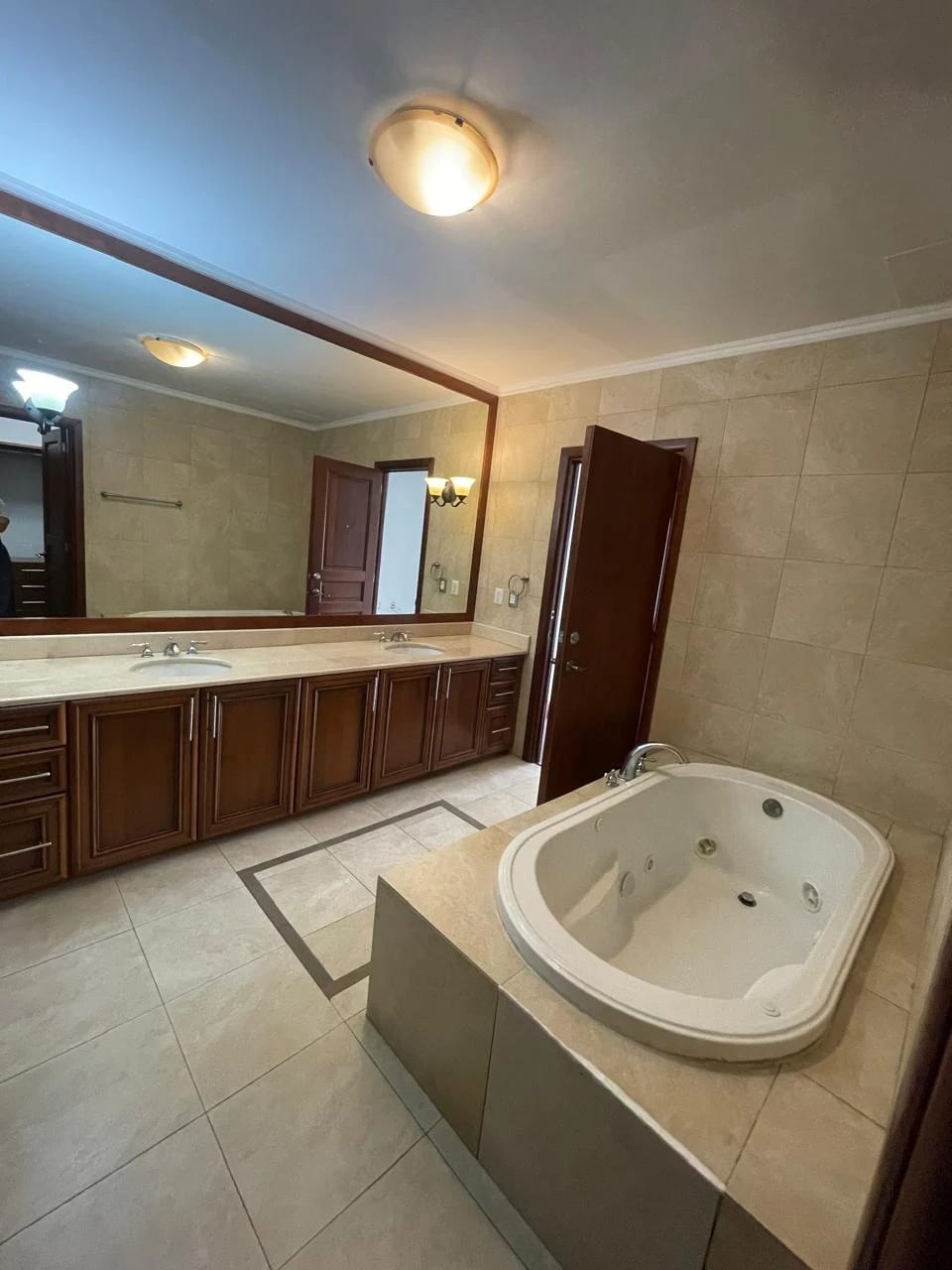 Apartamento Tadeus z14 con 3 habitaciones y cuarto servicio — Apartamento en Alquiler en Tadeus, Zona 14, Guatemala, Ciudad — foto 6 de 17