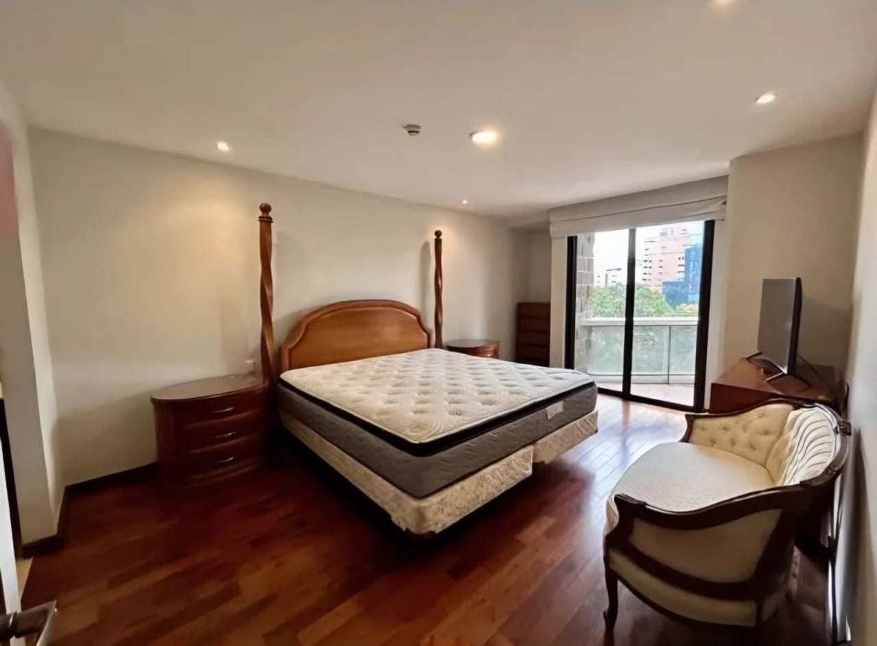 Apartamento amplio RENTA Tiffany z10 3 hab y servicio — Apartamento en Alquiler en Tiffany II, Zona 10, Guatemala, Ciudad — foto 2 de 14