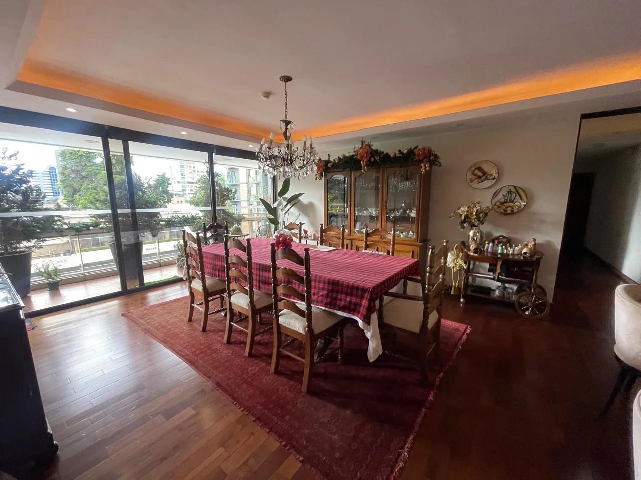 Apartamento amplio RENTA Tiffany z10 3 hab y servicio — Apartamento en Alquiler en Tiffany II, Zona 10, Guatemala, Ciudad — foto 1 de 14