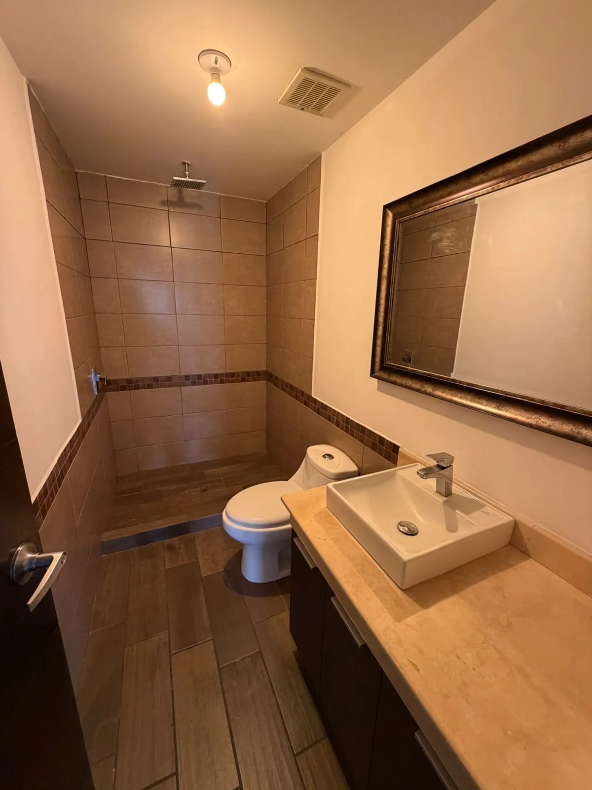 Apartamento 2 habitaciones Verona z10 — Apartamento en Alquiler en Verona, Zona 10, Guatemala, Ciudad — foto 3 de 6