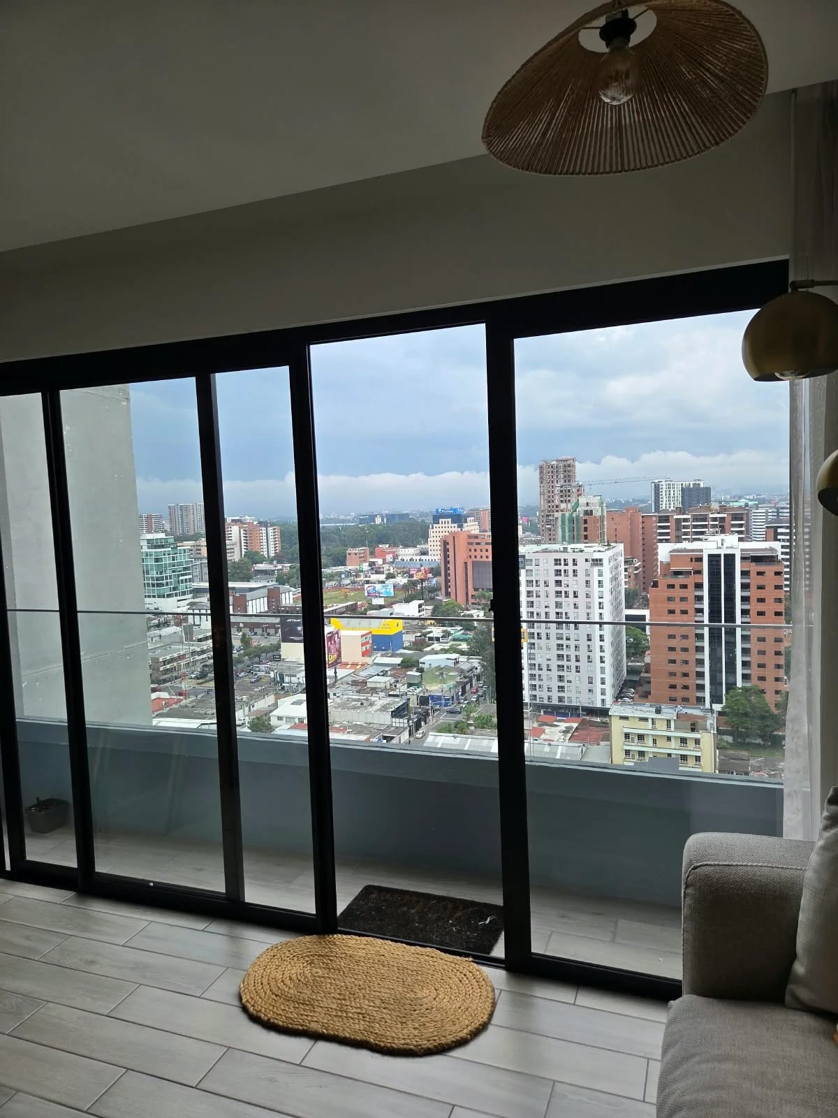 Apartamento renta Parque 10 3 habitaciones — Apartamento en Alquiler en Parque 10, Zona 10, Guatemala, Ciudad — foto 16 de 17