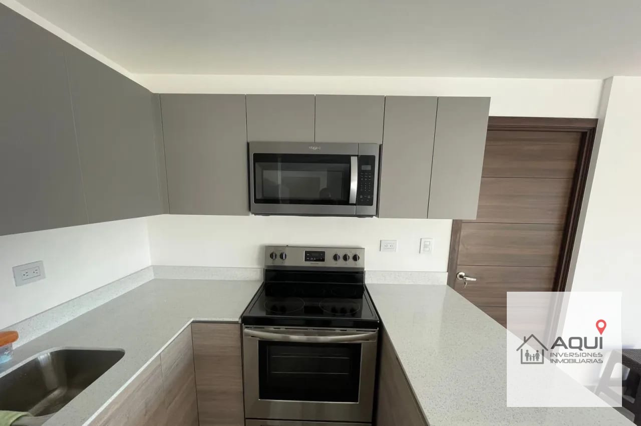 ¡se Renta Hermoso Apartamento en Parque 10! — Apartamento en Alquiler en Parque 10, Zona 10, Guatemala, Ciudad — foto 2 de 12