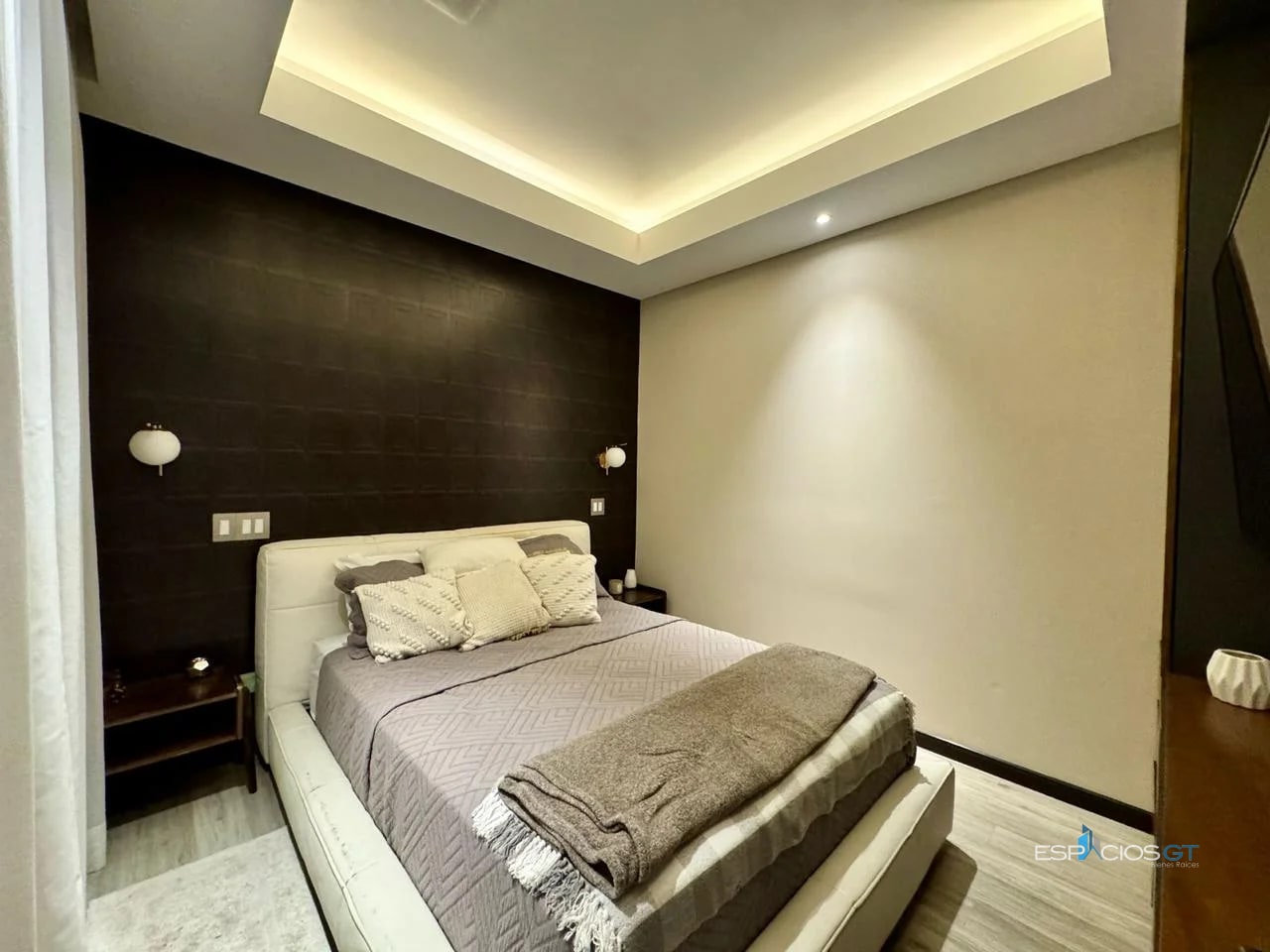 APARTAMENTO AMUEBLADO EN RENTA CON PÉRGOLA– LIRIOS DE CAYALÁ 2, ZONA 16 - 8
