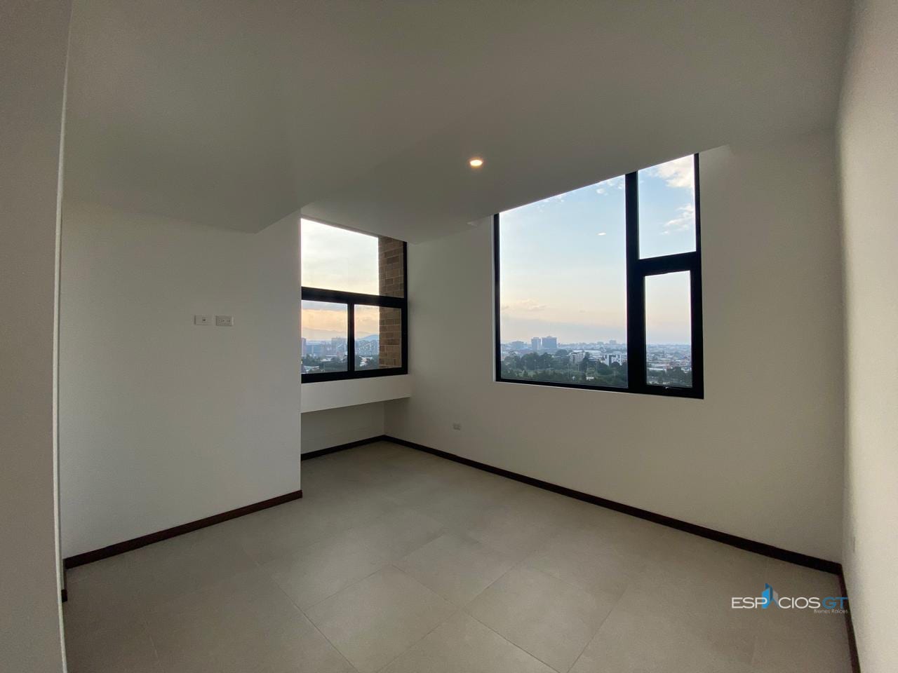 Apartamento cerca de universidades y hospitales en venta $ — Apartamento en Venta en Zona 10, Guatemala, Ciudad — foto 5 de 6