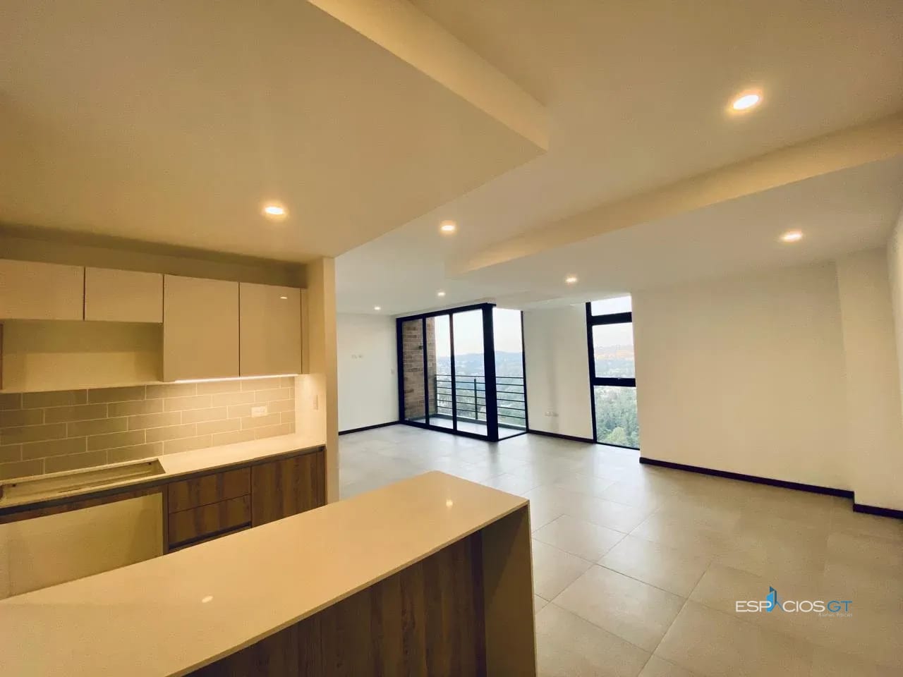 Apartamento cerca de universidades, hospitales, restaurantes zona 10 — Apartamento en Venta en Zona 10, Guatemala, Ciudad — foto 7 de 7