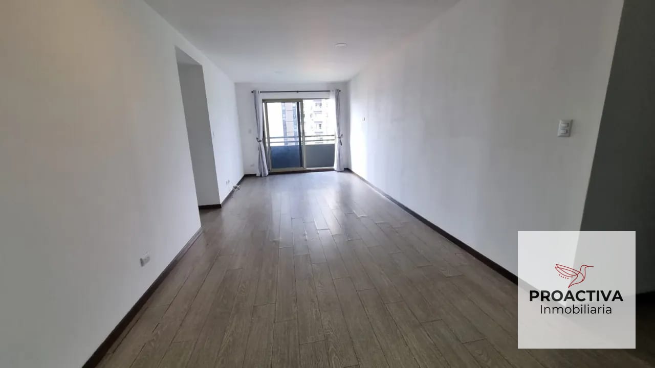 RENTA Apartamento zona 10 excelente ubicación — Apartamento en Alquiler en Zona 10, Guatemala, Ciudad — foto 1 de 9