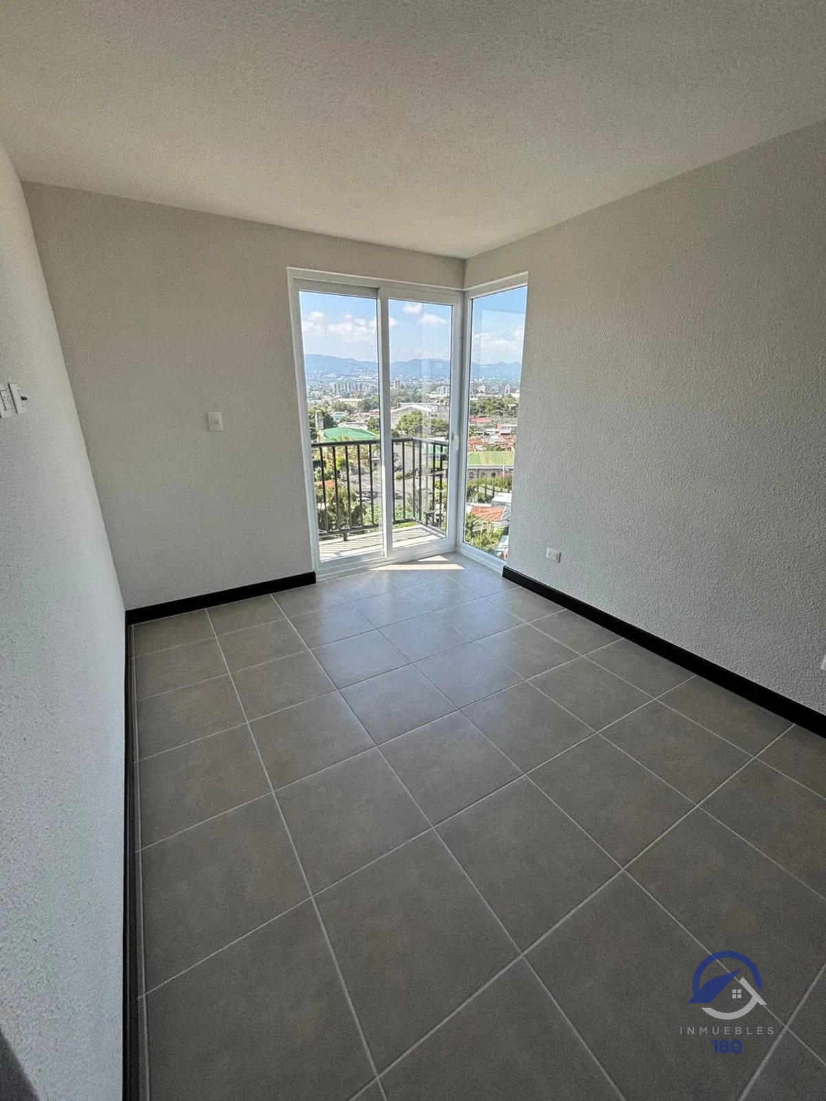 Apartamento en venta en Edificio Esenta, zona 12 — Apartamento en Venta en Esenta, Zona 12, Guatemala, Ciudad — foto 4 de 15