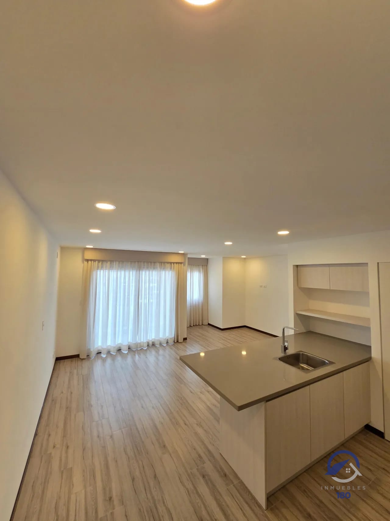 Apartamento para estrenar en renta en Edificio Neo 2, zona 10 — Apartamento en Alquiler en Neo Apartamentos, Zona 10, Guatemala, Ciudad — foto 4 de 16