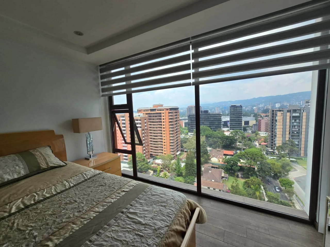 Renta de apartamento amueblado en Edificio Urbana Zona 10 — Apartamento en Alquiler en Urbana, Zona 10, Guatemala, Ciudad — foto 6 de 8