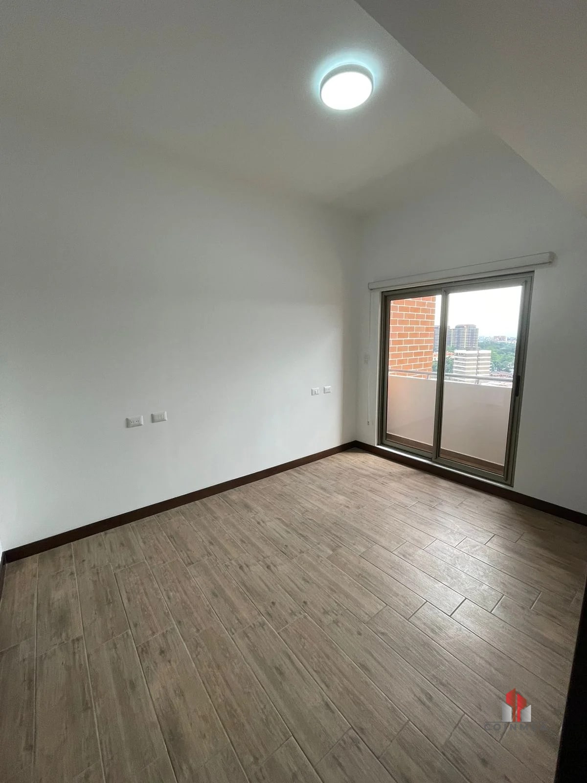 Apartamento en renta en zona 10 / Casalini Diagonal 6 - 5