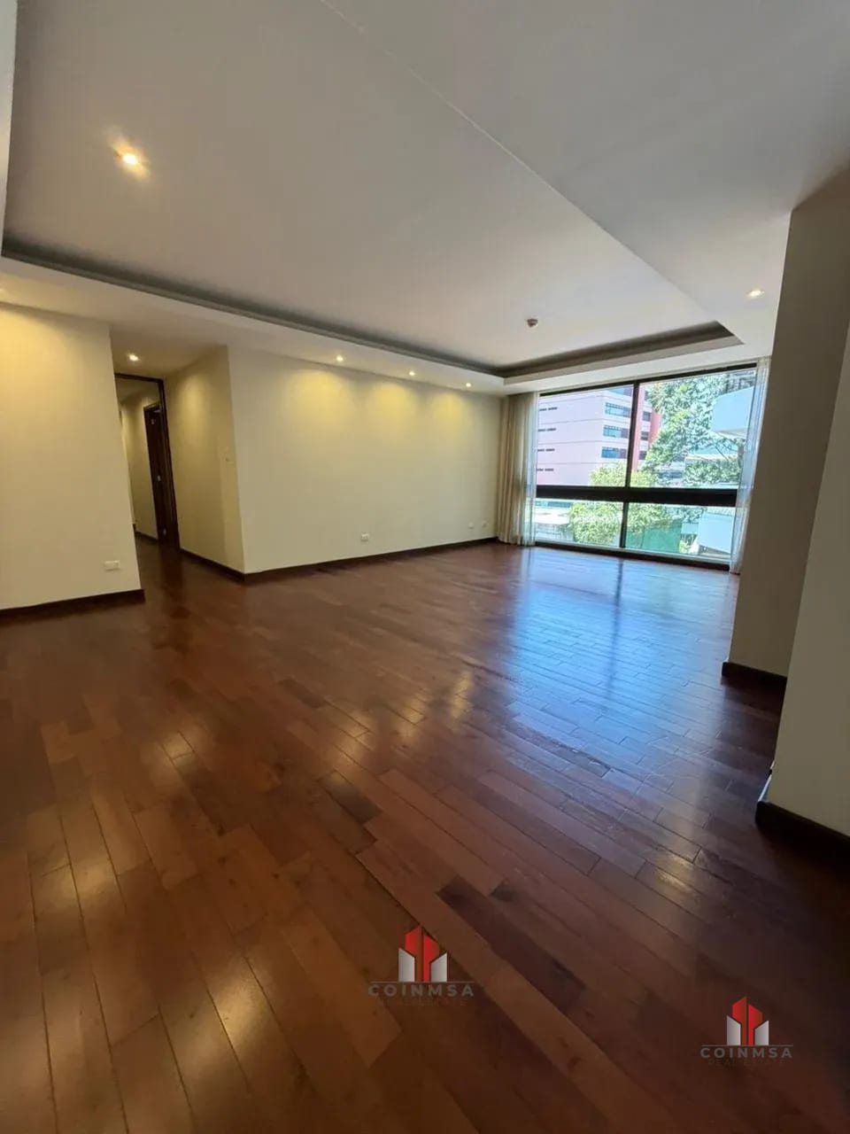Apartamento en Renta zona 10 / Tiffany II — Apartamento en Alquiler en Tiffany II, Zona 10, Guatemala, Ciudad — foto 1 de 17