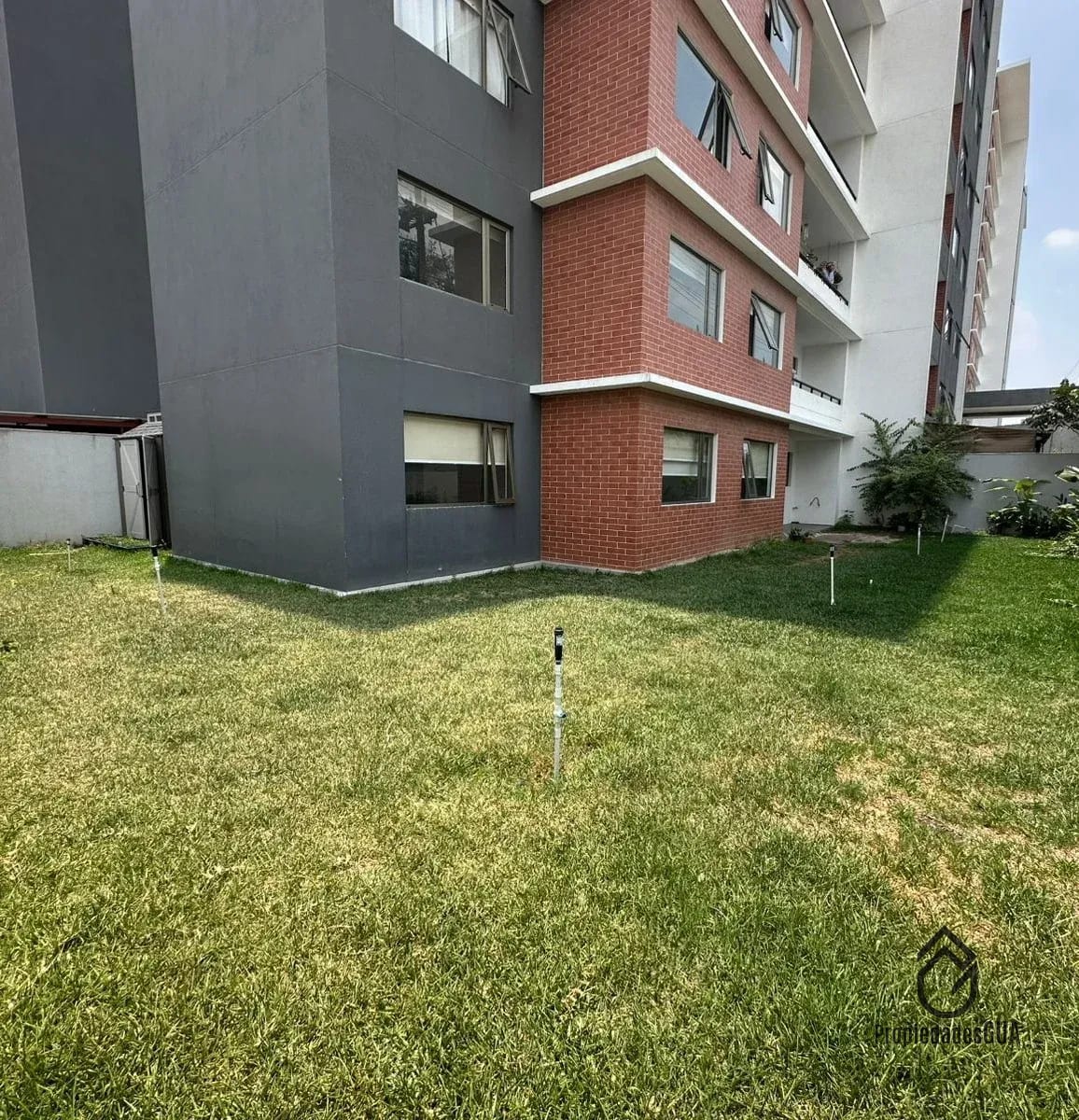 Apartamento con jardín acepta mascota — Apartamento en Alquiler en Segheria, Zona 14, Guatemala, Ciudad — foto 1 de 12