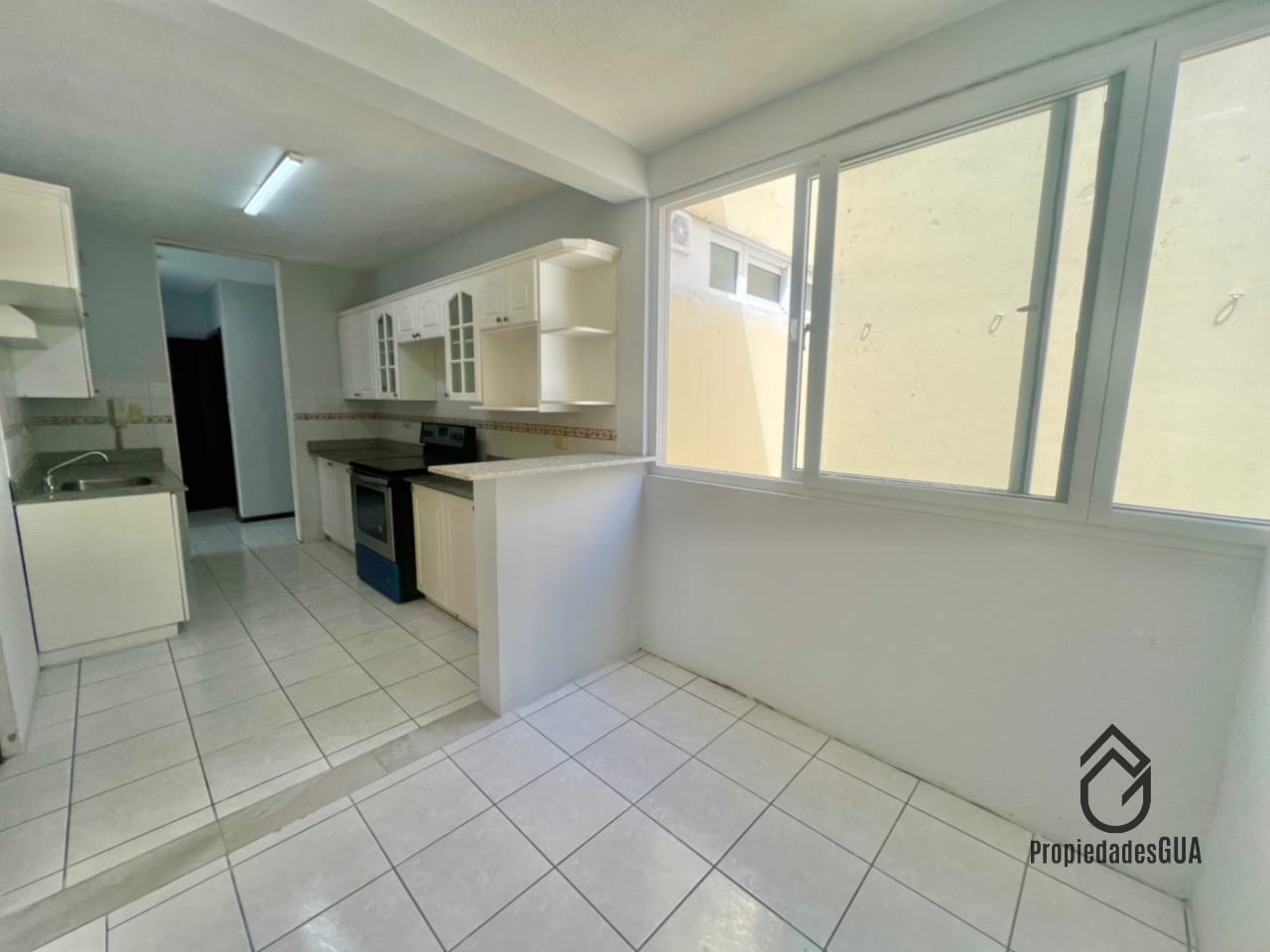 Apartamentos amplios y recién remodelados zona 13 — Apartamento en Alquiler en Zona 13, Guatemala, Ciudad — foto 2 de 12