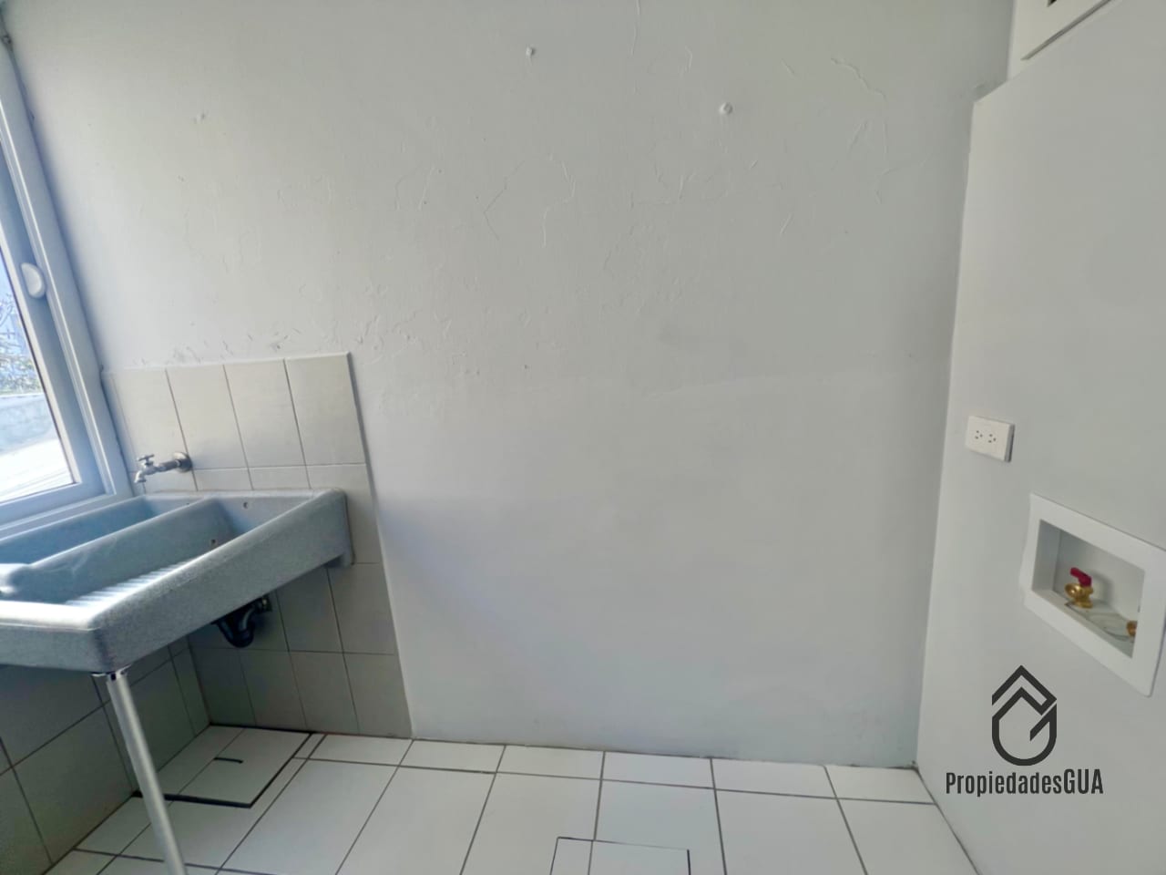 Apartamentos amplios y recién remodelados zona 13 — Apartamento en Alquiler en Zona 13, Guatemala, Ciudad — foto 4 de 12