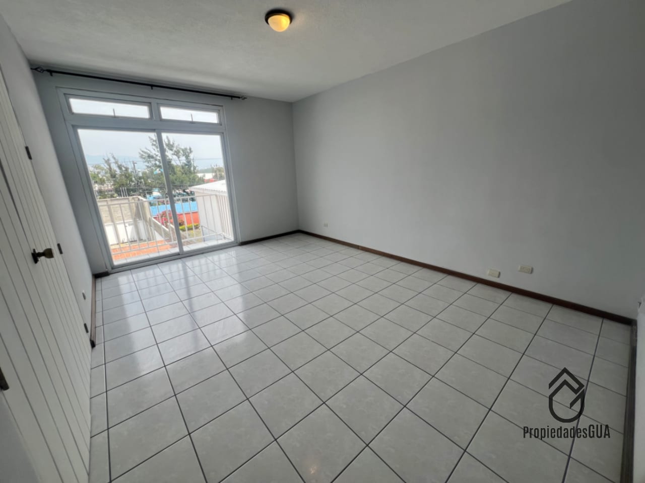 Apartamentos amplios y recién remodelados zona 13 — Apartamento en Alquiler en Zona 13, Guatemala, Ciudad — foto 6 de 12