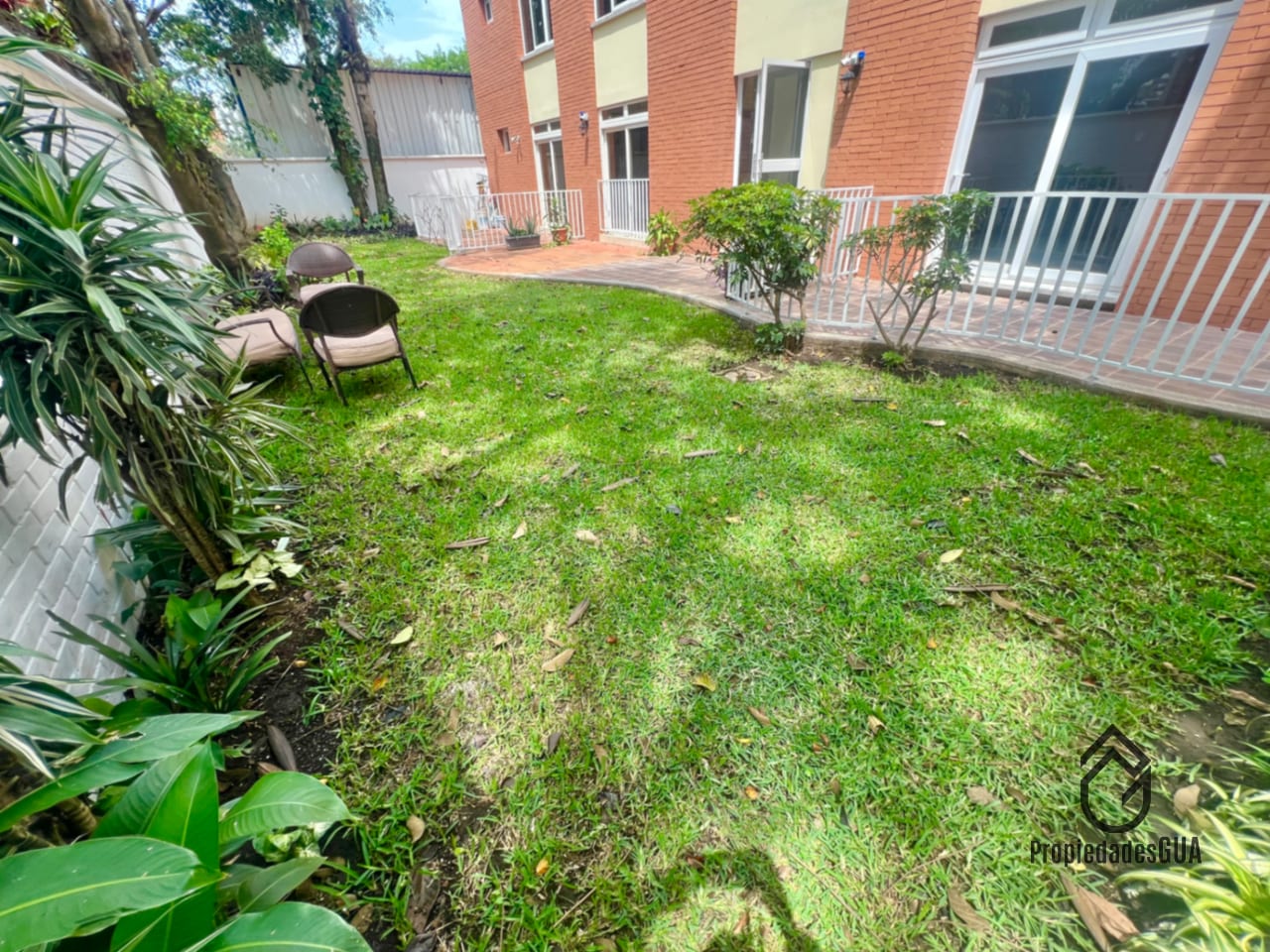 Apartamento amplio y recién remodelado zona 13 con terraza 1er nivel — Apartamento en Alquiler en Zona 13, Guatemala, Ciudad — foto 1 de 9