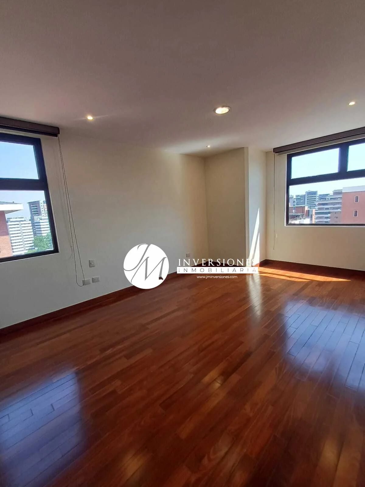Apartamento en Renta de 2 Dormitorios en zona 10 — Apartamento en Alquiler en Zona 10, Guatemala, Ciudad — foto 5 de 13
